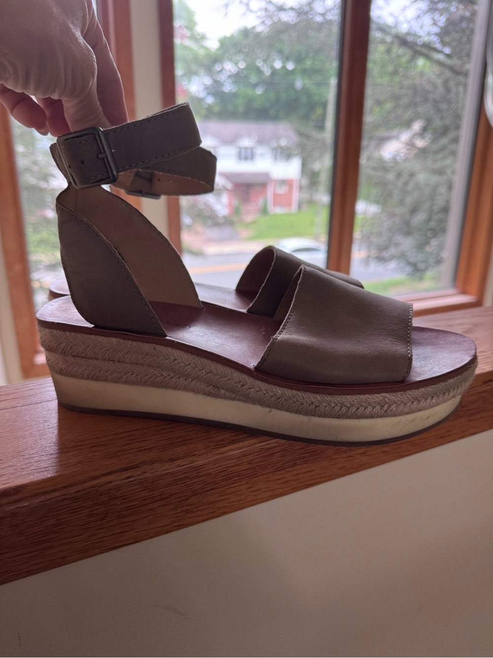 Lucy brand  Olive Platform Espadrille Sandals with Ankle Strap
